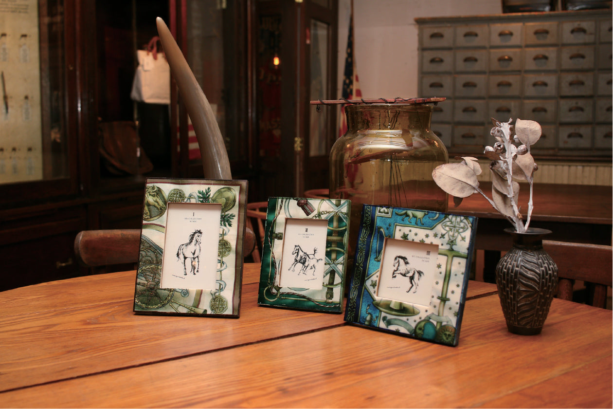 Photo Frame - Scarf A