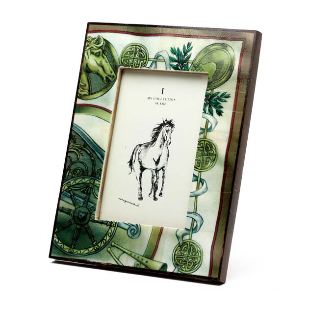 Photo Frame - Scarf A