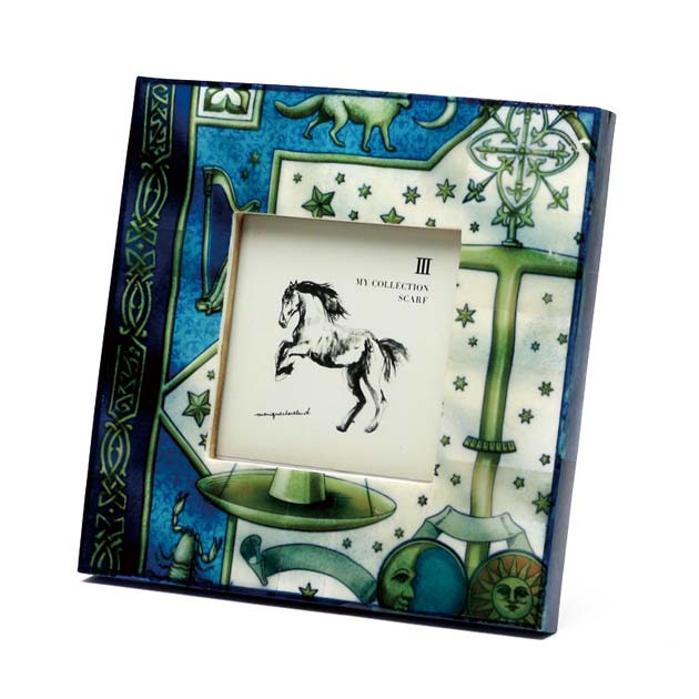 Photo Frame - Scarf C